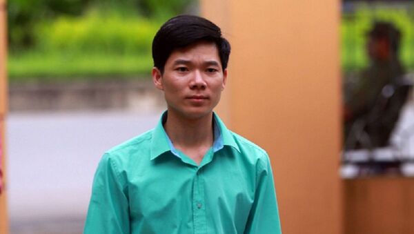 BS Hoàng Công Lương bị tuyên án 30 tháng tù giam về tội vô ý làm chết người trong vụ tai biến chạy thận tại Hoà Bình khiến 8 người tử vong - Sputnik Việt Nam