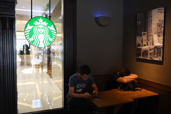 Sự phát đạt của fast-food Mỹ ở Trung Quốc – hệ quả thương chiến hay là hiện thân tiến bộ? Sự phát đạt của fast-food Mỹ ở Trung Quốc – hệ quả thương chiến hay là hiện thân tiến bộ? - Sputnik Việt Nam