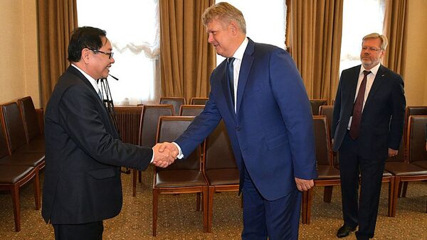 Trợ lý Tổng thống Nga Anatoly Seryshev gặp Bộ trưởng Nội vụ Việt Nam Lê Vĩnh Tân  - Sputnik Việt Nam