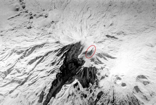 Năm 1916. Mùa hè, trong thời gian sông băng tan chảy trên núi Ararat, phi công thử nghiệm Trung úy Roskovitsky và lái phụ thứ hai trên máy bay trinh sát của không quân Hoàng gia Nga đã phát hiện thấy chiếc thuyền huyền thoại của Noah trên núi Ararat. - Sputnik Việt Nam