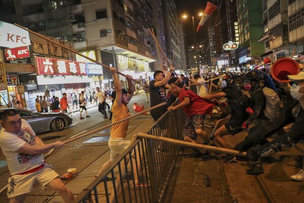 Đụng độ trong cuộc biểu tình rầm rộ ở Hồng Kông - Sputnik Việt Nam
