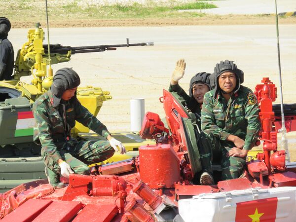 Đội tuyển xe tăng Việt Nam xuất sắc đứng nhất lượt đấu bán kết đầu của bảng 2 Tank Biathlon 2019 Đội tuyển xe tăng Việt Nam xuất sắc đứng nhất lượt đấu bán kết đầu của bảng 2 Tank Biathlon 2019 - Sputnik Việt Nam