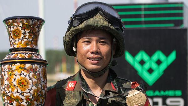 Kỹ sư quân sự Việt Nam giành vị trí thứ ba trong cuộc thi Tuyến đường an toàn tại ARMY-2019 - Sputnik Việt Nam