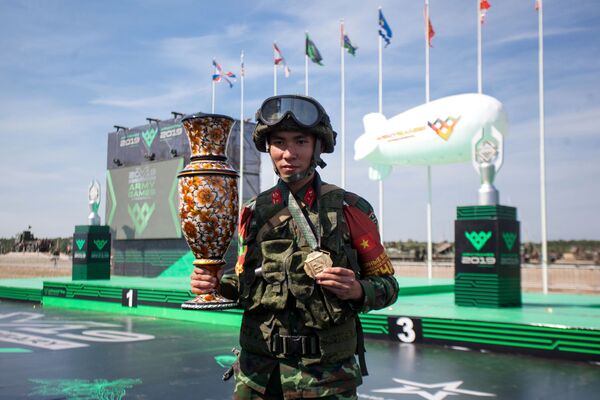 Kỹ sư quân sự Việt Nam giành vị trí thứ ba trong cuộc thi Tuyến đường an toàn tại ARMY Kỹ sư quân sự Việt Nam giành vị trí thứ ba trong cuộc thi Tuyến đường an toàn tại ARMY - Sputnik Việt Nam