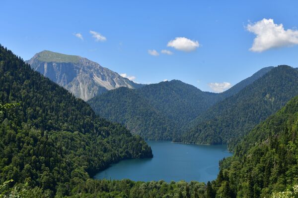 Hồ Ritsa ở Abkhazia - Sputnik Việt Nam