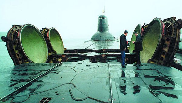 Tàu tuần dương chiến lược tên lửa hạng nặng dự án 941 dưới tên mã “Akula” ( Cá mập) - Sputnik Việt Nam