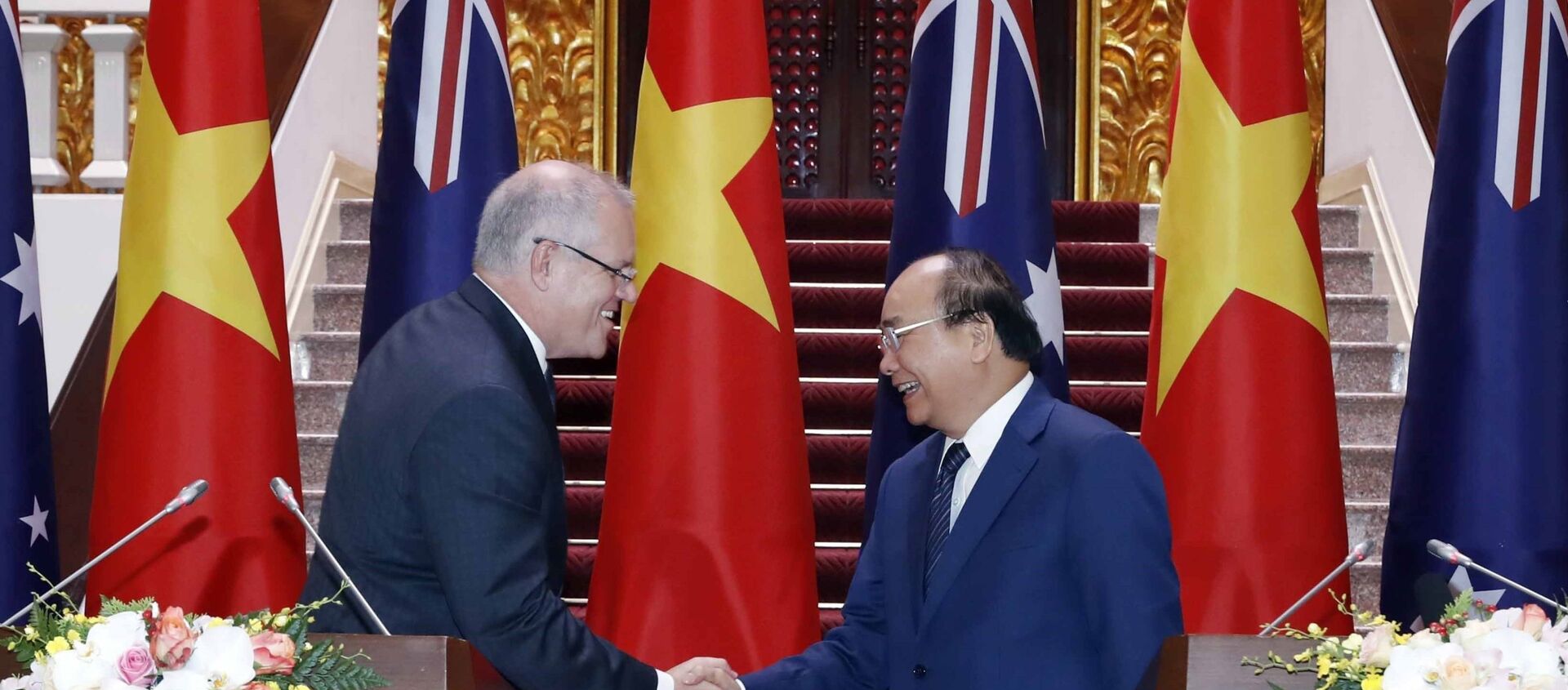 Thủ tướng Nguyễn Xuân Phúc và Thủ tướng Australia Scott Morrison họp báo quốc tế - Sputnik Việt Nam, 1920, 23.08.2019