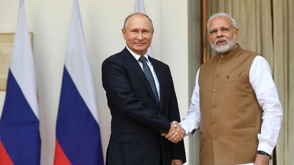 Tổng thống Nga Vladimir Putin và Thủ tướng Cộng hòa Ấn Độ Narendra Modi trong cuộc gặp tại Cung điện Hyderabad ở New Delhi - Sputnik Việt Nam
