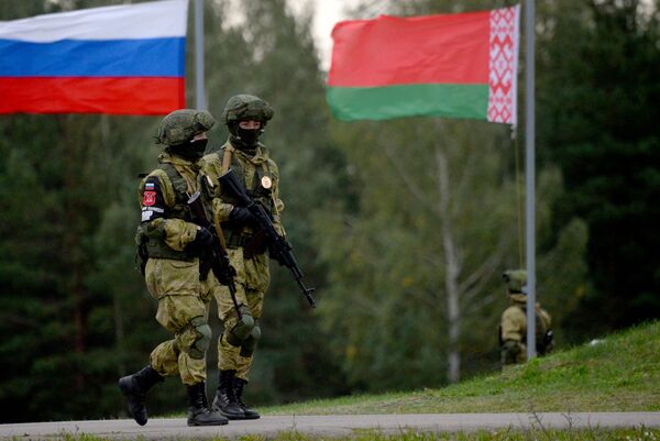 NATO bất ngờ trước những gì quân đội Nga và Belarus thể hiện gần Nizhny Novgorod NATO bất ngờ trước những gì quân đội Nga và Belarus thể hiện gần Nizhny Novgorod - Sputnik Việt Nam