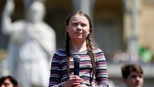Nhà hoạt động môi trường người Thụy Điển Greta Thunberg tại quảng trường Piazza del Popolo ở Rome, Ý - Sputnik Việt Nam
