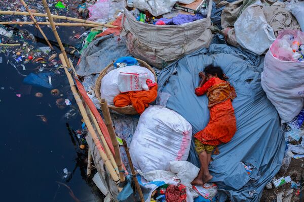 Bức ảnh Sleep Fatigue của nhiếp ảnh gia Amdad Hossain, lọt chung kết cuộc thi Environmental Photographer of the Year 2019 - Sputnik Việt Nam