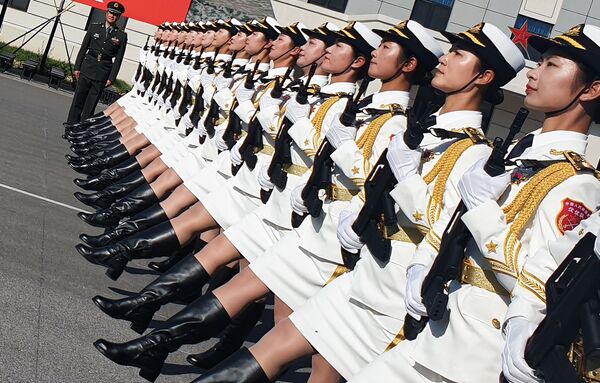 Quân nhân Trung Quốc tập dượt diễu binh nhân dịp kỷ niệm 70 năm Quốc khánh Trung Quốc - Sputnik Việt Nam
