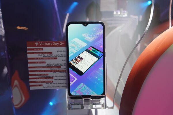 Đối thủ từ Việt Nam: liệu smartphone Vsmart có thể làm giảm doanh số bán hàng của Xiaomi tại Nga? Đối thủ từ Việt Nam: liệu smartphone Vsmart có thể làm giảm doanh số bán hàng của Xiaomi tại Nga? - Sputnik Việt Nam