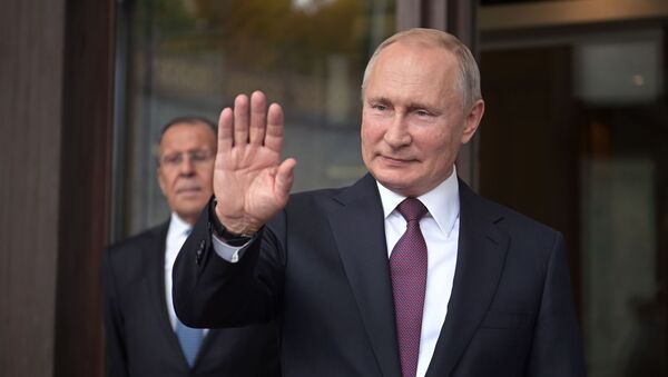 Tổng thống Nga Vladimir Putin tại phiên họp toàn thể của cuộc họp lần thứ 16 của Câu lạc bộ thảo luận quốc tế Valdai ở Sochi - Sputnik Việt Nam