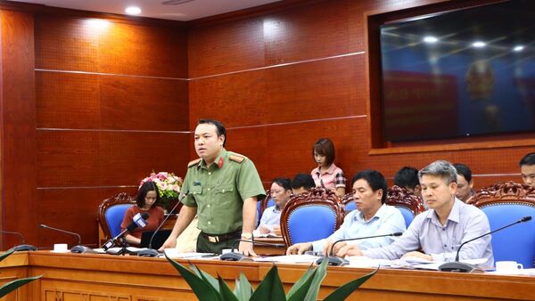 Phó Giám đốc Sở Công an tỉnh Hòa Bình, Thiếu tá Nguyễn Hữu Đức phát biểu - Sputnik Việt Nam