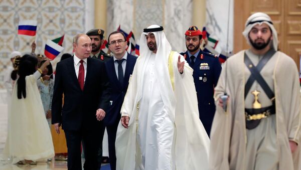 Tổng thống Nga Vladimir Putin và Thái tử Abu Dhabi Mohammed bin Zayed Al Nahyan tại cuộc gặp chính thức - Sputnik Việt Nam