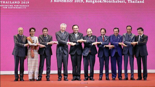 Thủ tướng Nguyễn Xuân Phúc và các Trưởng đoàn tại Lễ khai mạc Hội nghị Cấp cao ASEAN lần thứ 35 - Sputnik Việt Nam