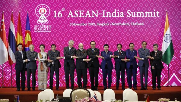 Hội nghị Cấp cao ASEAN-Ấn Độ lần thứ 16 với phần tham gia của Thủ tướng Ấn Độ Narendra Modi - Sputnik Việt Nam