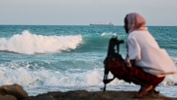 Hải tặc vũ trang Somalia theo dõi đường chân trời, Somalia - Sputnik Việt Nam