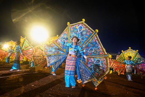 Khai mạc Tazaungdaing Lighting Festival 2019 tại Myanmar - Sputnik Việt Nam
