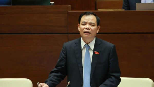 Bộ trưởng Bộ Nông nghiệp và Phát triển nông thôn Nguyễn Xuân Cường trả lời chất vấn. - Sputnik Việt Nam
