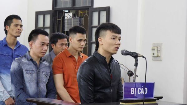 Đối tượng “Khá Bảnh” khai nhận tại phiên tòa. - Sputnik Việt Nam