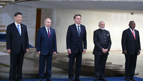 Tổng thống Nga Vladimir Putin tại hội nghị thượng đỉnh BRICS ở Brazil - Sputnik Việt Nam