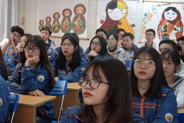 Dự án “Giờ học mở” - “làn gió mới” mới cho tiếng Nga tại Việt Nam Dự án “Giờ học mở” - “làn gió mới” mới cho tiếng Nga tại Việt Nam - Sputnik Việt Nam