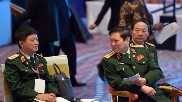 Đại tướng Ngô Xuân Lịch, Bộ trưởng Bộ Quốc phòng dẫn đầu Đoàn đại biểu quân sự cấp cao Việt Nam tham dự Hội nghị.  - Sputnik Việt Nam