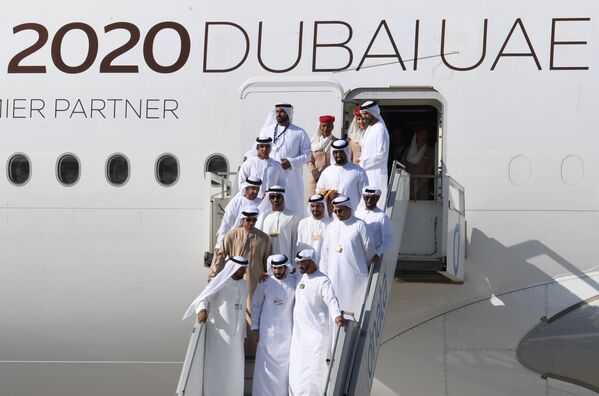 Thái tử của Tiểu vương quốc Abu Dhabi Mohammed Ben Zayed Al Nahyan tại Triển lãm hàng không quốc tế Dubai Airshow 2019 ở Dubai - Sputnik Việt Nam