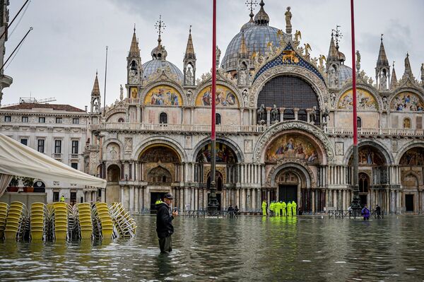 Quảng trường San Marco ở Venice trong trận lụt - Sputnik Việt Nam