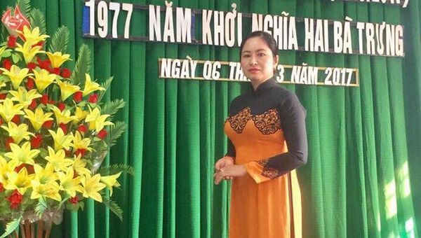 Bị can Hồ Thị Bích Lệ trong một sự kiện trước khi bị tạm giam để điều tra - Sputnik Việt Nam