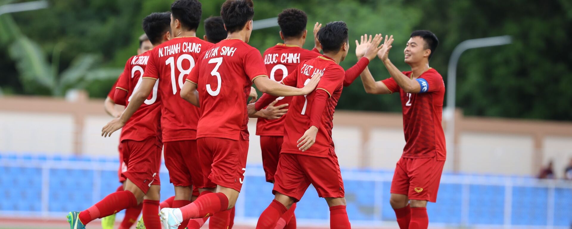 Các cầu thủ U22 Việt Nam vui mừng khi ghi bàn thắng vào lưới đội tuyển U 22 Brunei. - Sputnik Việt Nam, 1920, 25.11.2019