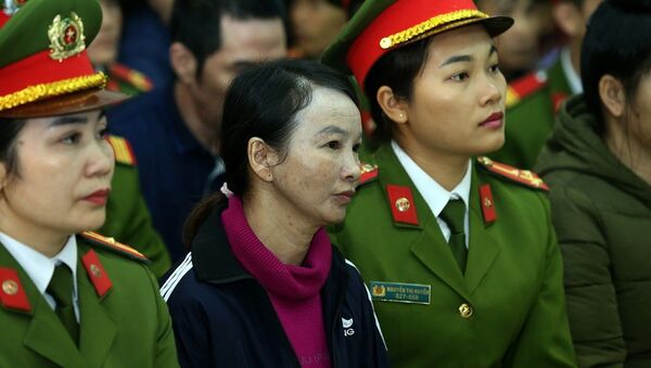 Bị cáo Trần Thị Hiền tại phiên tòa.  - Sputnik Việt Nam