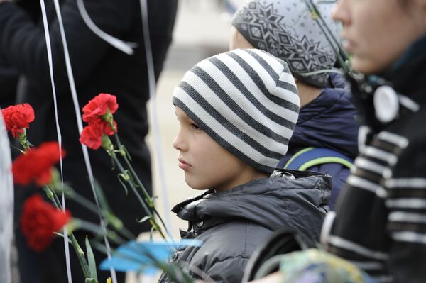 Lễ mit-tinh cầu hồn tại Donetsk tưởng nhớ những người thiệt mạng trong vụ máy bay Airbus A321 rơi ở Ai Cập. - Sputnik Việt Nam