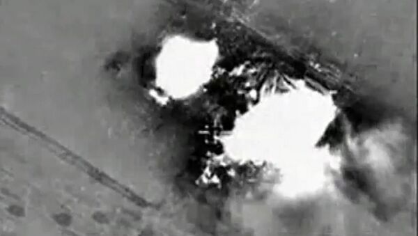 Cuộc không kích của máy bay Nga vào các vị trí của IS ở Syria - Sputnik Việt Nam
