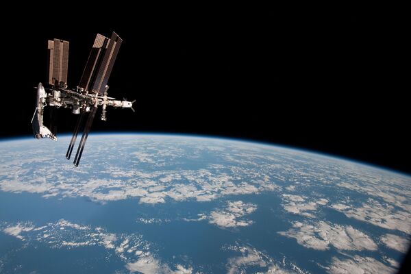 ISS trong vũ trụ trên nền Trái Đất - Sputnik Việt Nam
