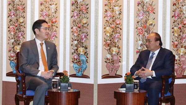 Thủ tướng Nguyễn Xuân Phúc tiếp Phó Chủ tịch Tập đoàn Samsung - Sputnik Việt Nam