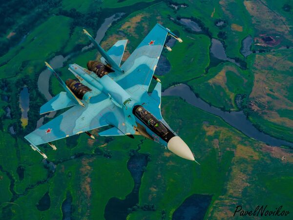 Máy bay chiến đấu đa năng hai chỗ của Nga thế hệ 4+ Su-30 - Sputnik Việt Nam