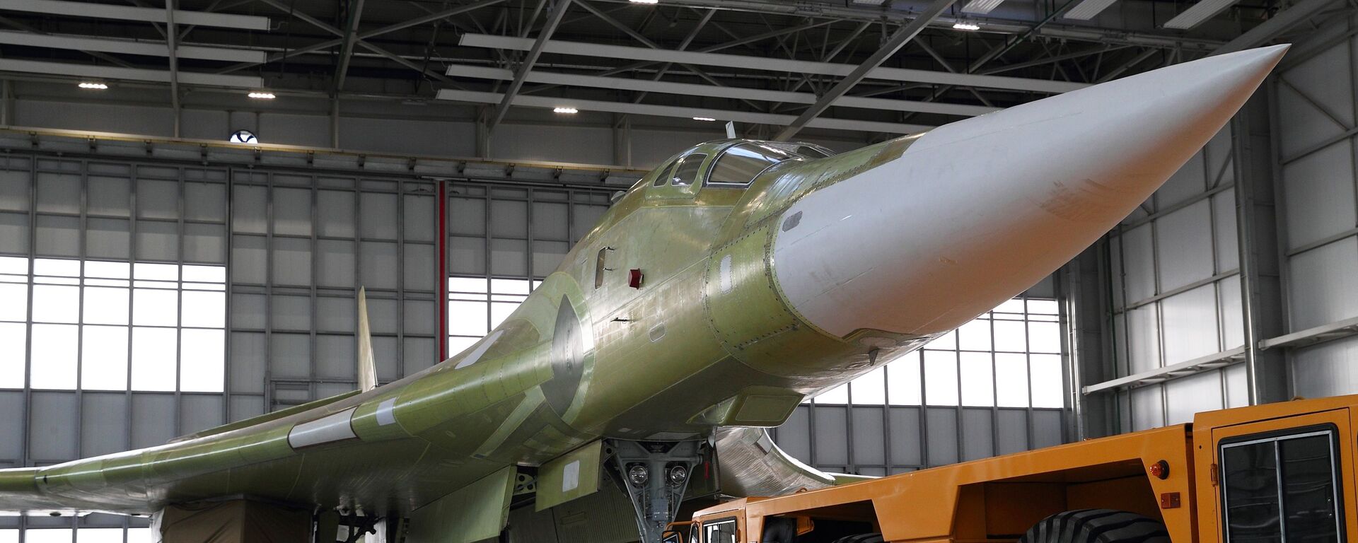 Ra mắt một chiếc máy bay Tu-160M2 nguyên mẫu ở Kazan - Sputnik Việt Nam, 1920, 05.01.2022