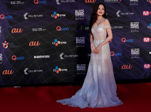 Nữ diễn viên Trung Quốc Guli Nazha (Cổ Lực Na Trát ) tại Lễ trao giải Mnet Asian Music Awards 2019 tại Nhật Bản - Sputnik Việt Nam