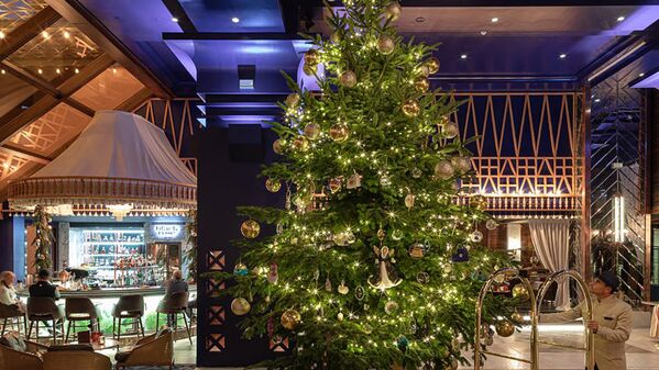 Cây thông Noel đắt nhất thế giới (15,5 triệu USD) tại Kempinski Hotel Bahia ở Tây Ban Nha, năm 2019 - Sputnik Việt Nam