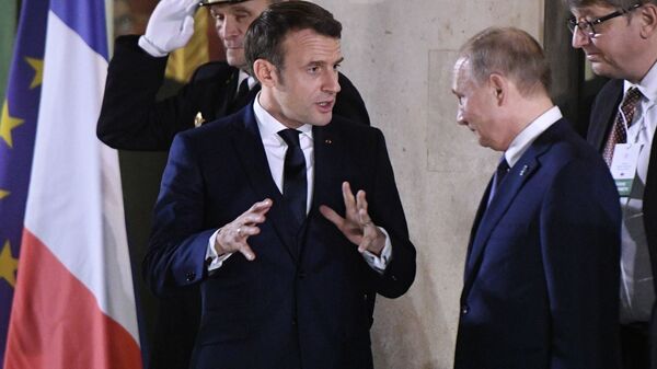 Tổng thống Nga Vladimir Putin và Tổng thống Pháp Emmanuel Macron sau cuộc gặp gỡ theo  “định dạng Normandy” (09.12.2019).  - Sputnik Việt Nam