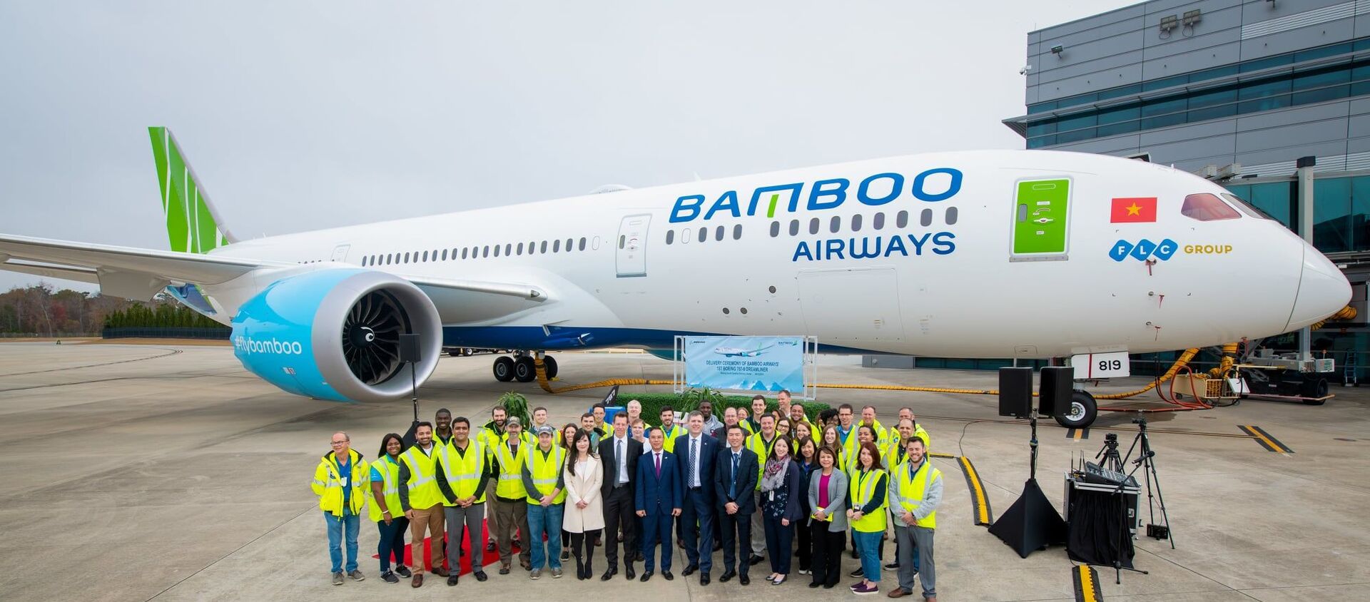 Bamboo Airways chính thức nhận máy bay Boeing 787-9 Dreamliner đầu tiên từ Tập đoàn máy bay Boeing tại Trung tâm bàn giao của Hãng ở South Carolina, Mỹ - Sputnik Việt Nam, 1920, 10.12.2019