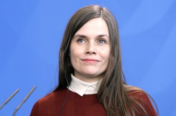 Thủ tướng Iceland Katrin Jakobsdottir 43 tuổi trong cuộc họp báo ở Berlin, Đức  - Sputnik Việt Nam