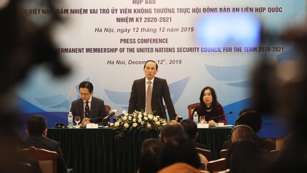 Thứ trưởng Bộ ngoại giao Lê Hoài Trung thông báo về việc Việt Nam đảm nhận vai trò Ủy viên không thường trực Hội đồng Bảo an Liên hợp quốc nhiệm kỳ 2020 - 2021 - Sputnik Việt Nam