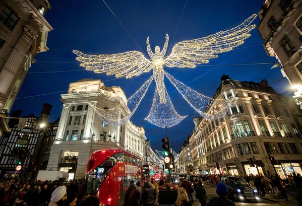 Trang trí Giáng sinh trên Regent Street, London - Sputnik Việt Nam