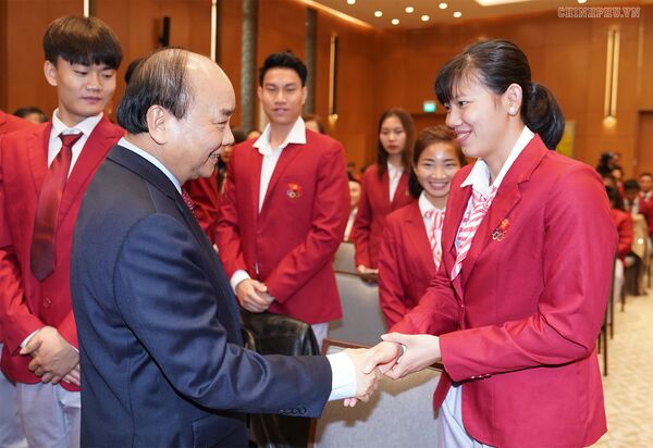 Thủ tướng gặp mặt VĐV, HLV đạt thành tích cao tại SEA Games 30 Thủ tướng gặp mặt VĐV, HLV đạt thành tích cao tại SEA Games 30 - Sputnik Việt Nam