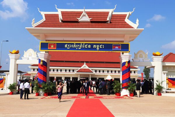 Thủ tướng Hun Sen mong Việt Nam đầu tư mạnh hơn nữa vào Campuchia Thủ tướng Hun Sen mong Việt Nam đầu tư mạnh hơn nữa vào Campuchia - Sputnik Việt Nam
