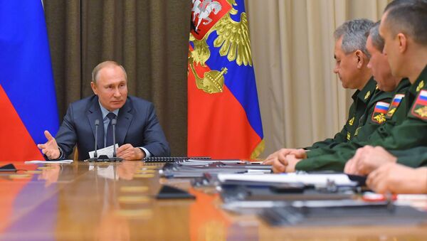 Tổng thống Nga Vladimir Putin tại cuộc họp mở rộng của Ủy ban Bộ Quốc phòng. - Sputnik Việt Nam